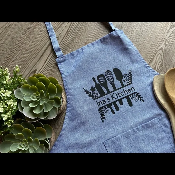 ❤️PERSONALIZED❤️ blue, linen look apron. - Picture 2 of 3
